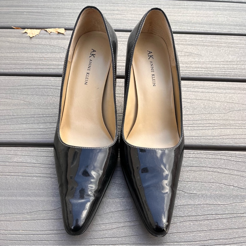 Ann Klein Black shiny heels